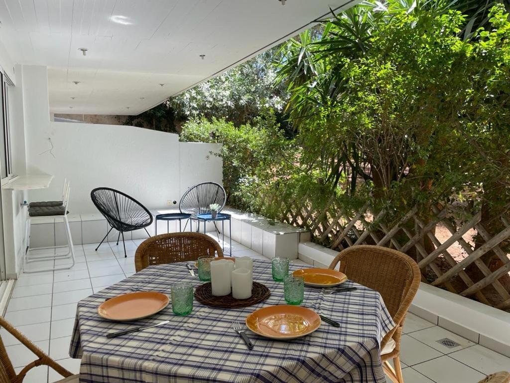 Vouliagmeni'S Secret Garden Near The Sea Atenas Exterior foto